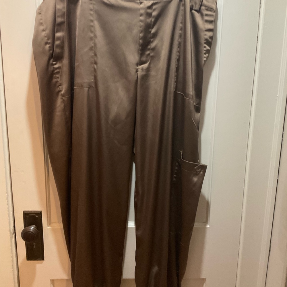 Old Navy Women’s Satin Cargo Pants in Brown